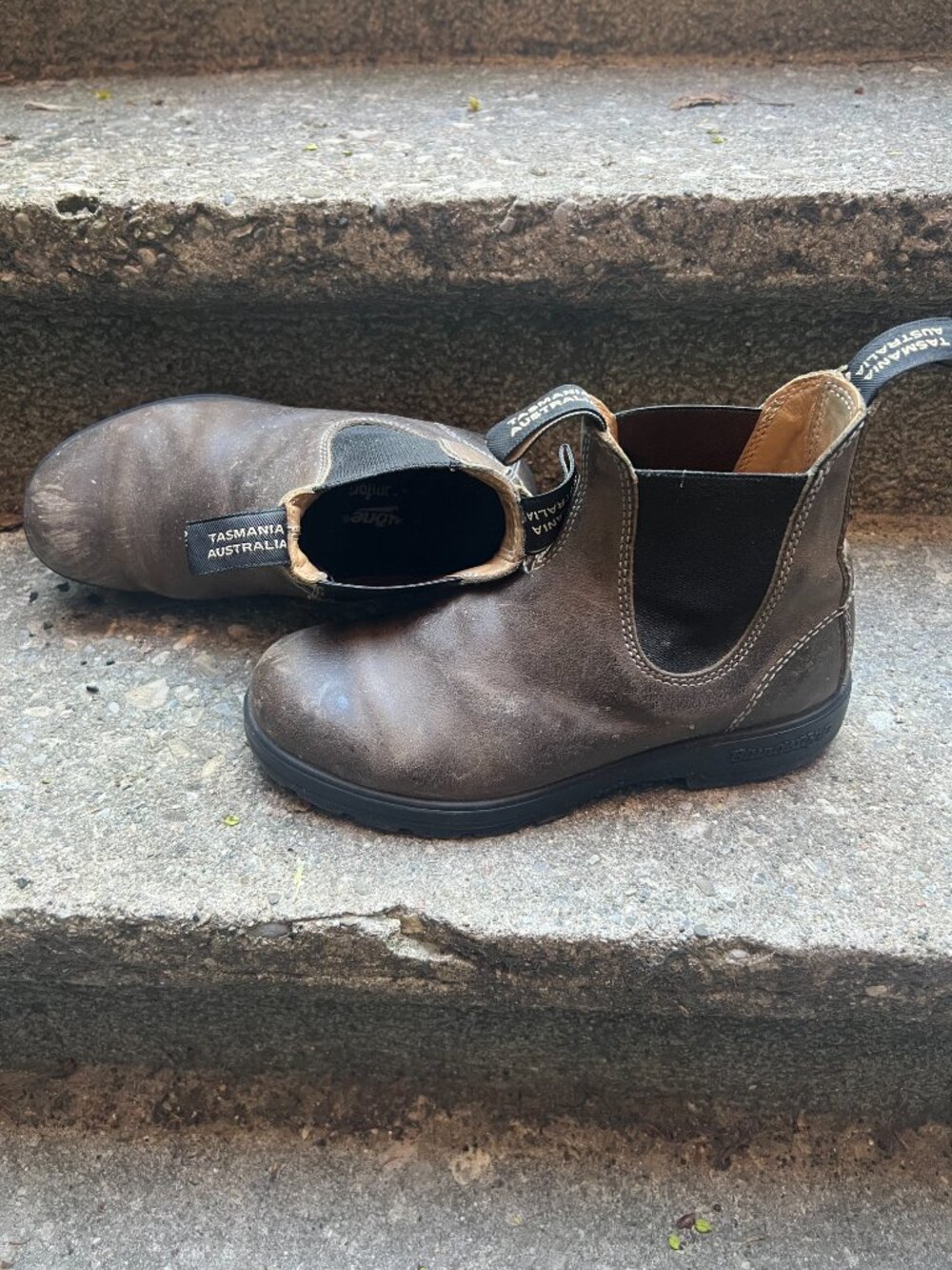 Negotiable - Blundstone Women Chelsea Boots - size 8 US - Picture 2 of 4